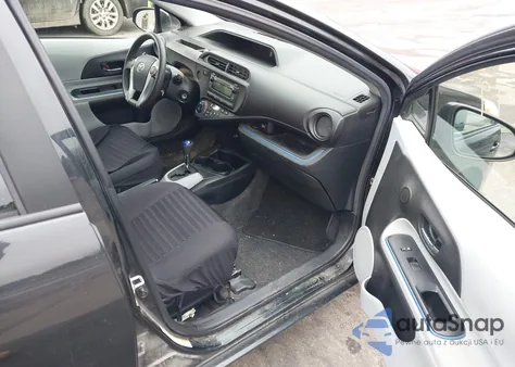 2013 Toyota Prius C Two from USA, damaged, VIN JTDKDTB39D1556135